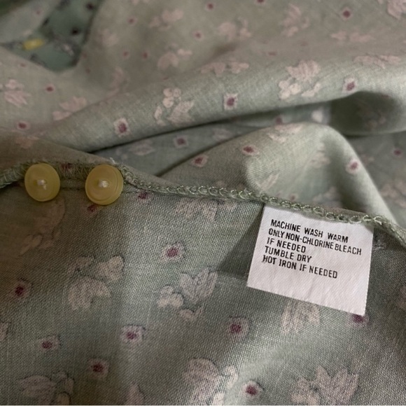 Dockers Women’s Sage Berry Print Soft Cotton Long Sleeve Button Down - Picture 7 of 7